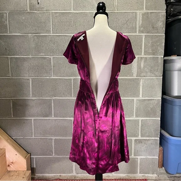 Banana Republic silk dress. - Picture 9 of 14